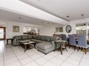 906 N 13th Ave, Hollywood FL 33019