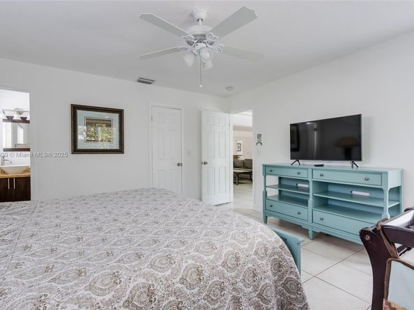 906 N 13th Ave, Hollywood FL 33019