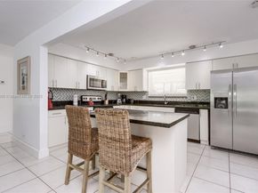 906 N 13th Ave, Hollywood FL 33019