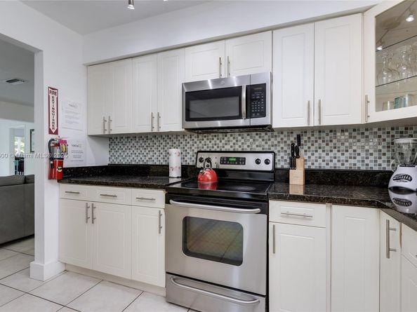 906 N 13th Ave, Hollywood FL 33019