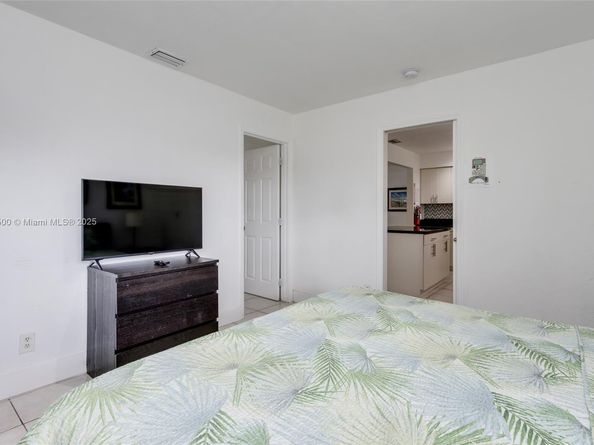 906 N 13th Ave, Hollywood FL 33019