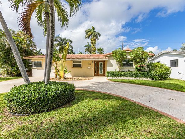 906 N 13th Ave, Hollywood FL 33019