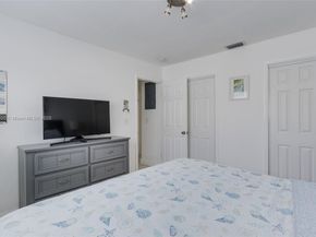 906 N 13th Ave, Hollywood FL 33019