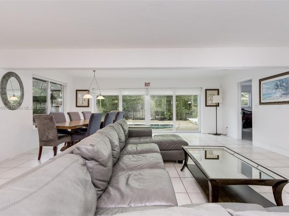 906 N 13th Ave, Hollywood FL 33019