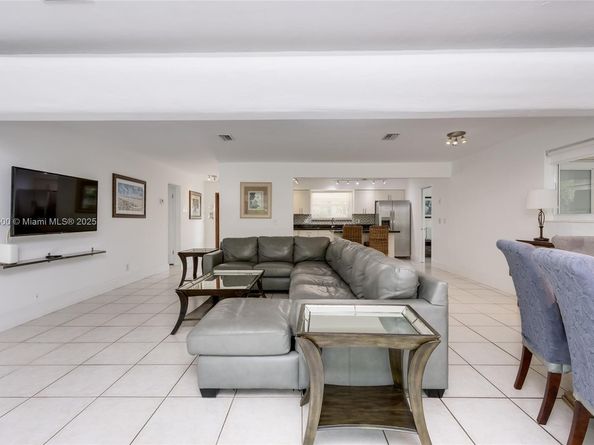 906 N 13th Ave, Hollywood FL 33019