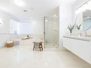 7451 NW 103rd Ct, Doral FL 33178