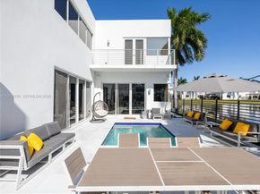 7451 NW 103rd Ct, Doral FL 33178