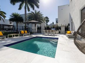 7451 NW 103rd Ct, Doral FL 33178