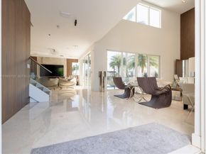 7451 NW 103rd Ct, Doral FL 33178