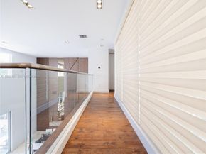 7451 NW 103rd Ct, Doral FL 33178