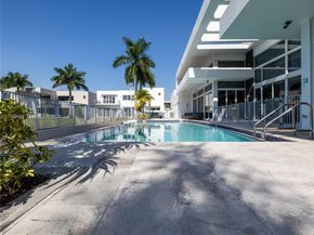 7451 NW 103rd Ct, Doral FL 33178