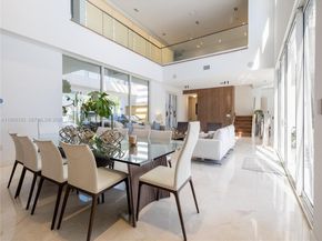 7451 NW 103rd Ct, Doral FL 33178