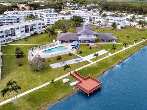 2300 Park Ln 211, Hollywood FL 33021
