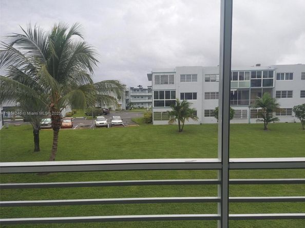 2300 Park Ln 211, Hollywood FL 33021