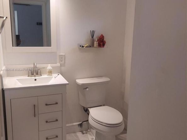 2300 Park Ln 211, Hollywood FL 33021