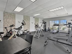 2300 Park Ln 211, Hollywood FL 33021