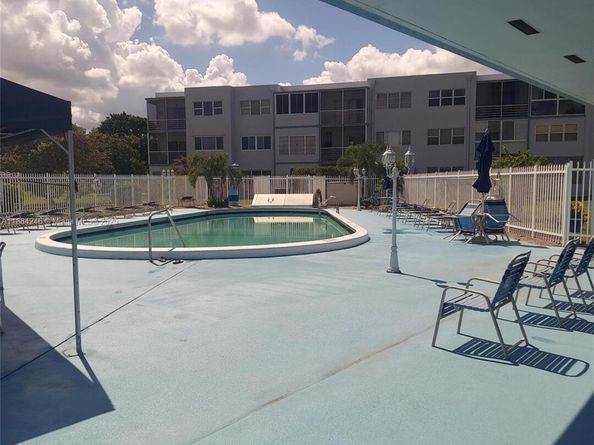 2300 Park Ln 211, Hollywood FL 33021
