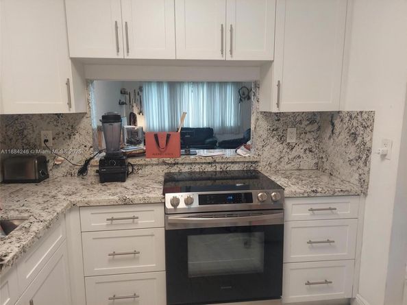 2300 Park Ln 211, Hollywood FL 33021