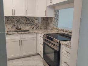 2300 Park Ln 211, Hollywood FL 33021