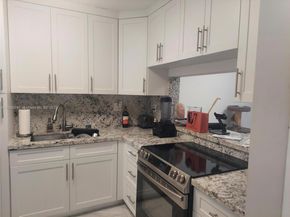 2300 Park Ln 211, Hollywood FL 33021