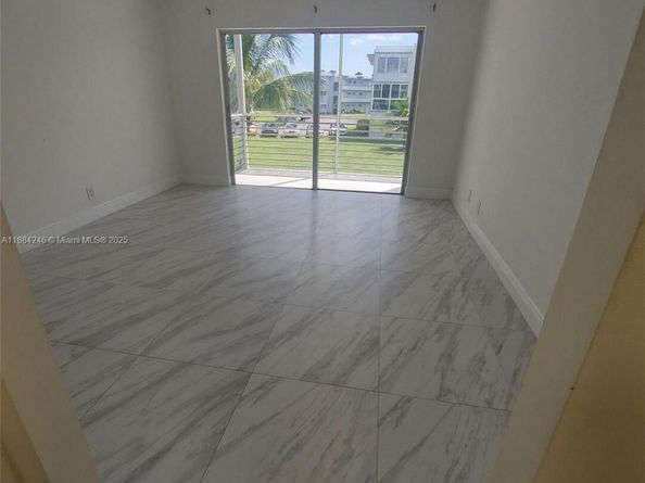 2300 Park Ln 211, Hollywood FL 33021