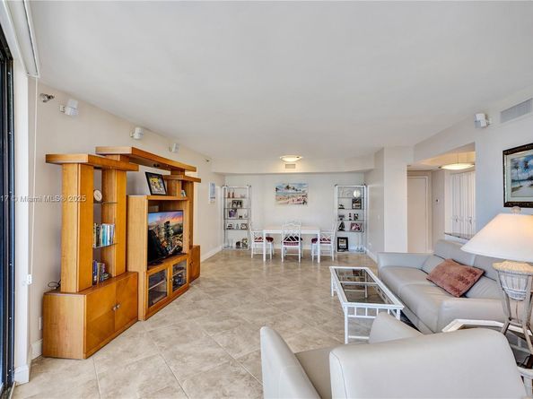 3610 Yacht Club Dr PH07, Aventura FL 33180