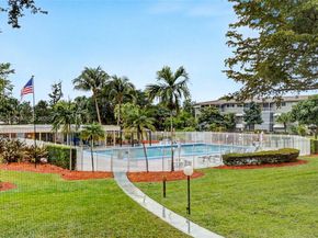 5100 Washington St 312, Hollywood FL 33021