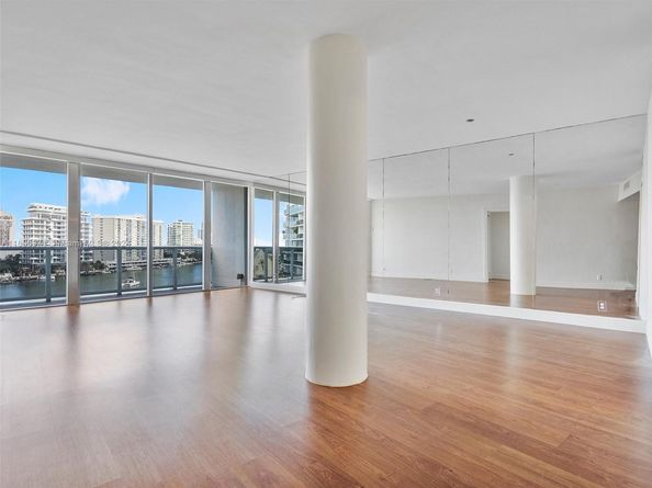 Undisclosed Address #A11655971, Miami Beach FL 33141