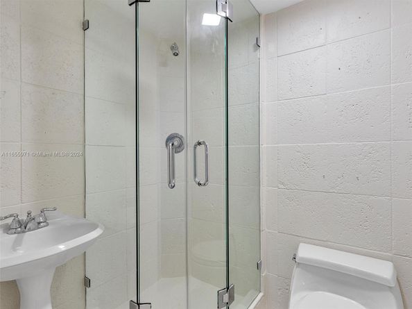Undisclosed Address #A11655971, Miami Beach FL 33141