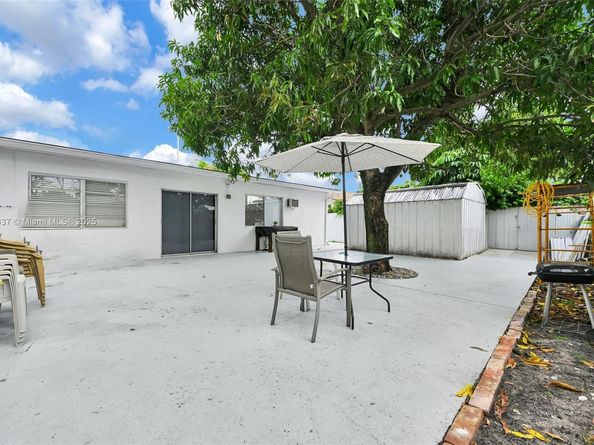 840 NE 4th Pl, Hialeah FL 33010