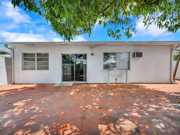 840 NE 4th Pl, Hialeah FL 33010