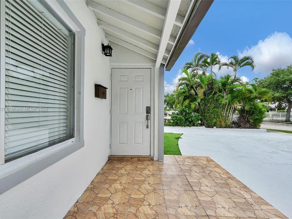 840 NE 4th Pl, Hialeah FL 33010