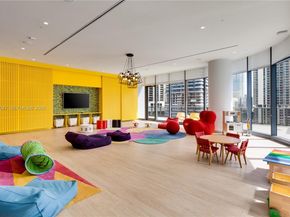 55 SW 9th St 1705, Miami FL 33130