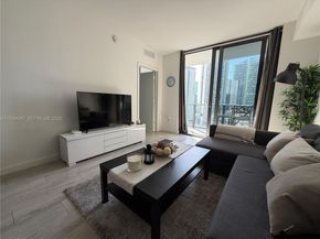 55 SW 9th St 1705, Miami FL 33130