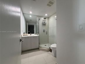 55 SW 9th St 1705, Miami FL 33130