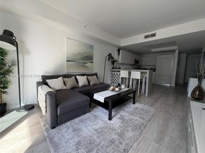 55 SW 9th St 1705, Miami FL 33130