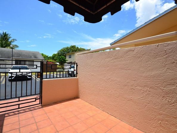 2459 SW 11th St 4A, Miami FL 33135