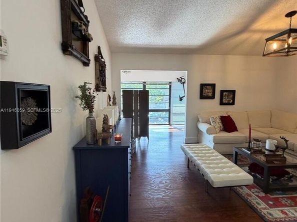 4944 NW 102nd Ave 2043, Doral FL 33178