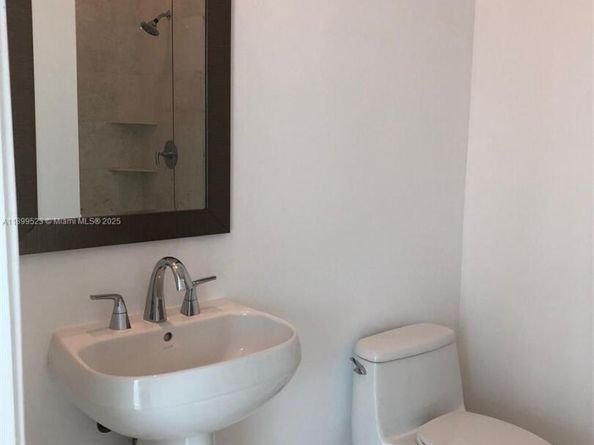 900 Brickell Key Blvd 2205, Miami FL 33131