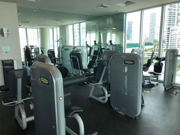 900 Brickell Key Blvd 2205, Miami FL 33131