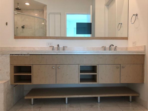 900 Brickell Key Blvd 2205, Miami FL 33131