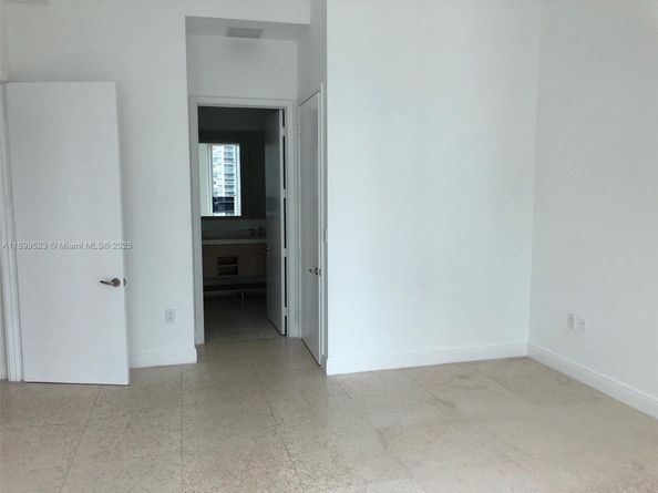 900 Brickell Key Blvd 2205, Miami FL 33131