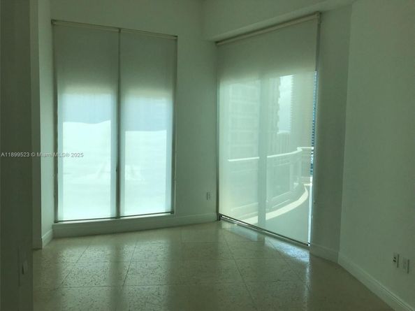 900 Brickell Key Blvd 2205, Miami FL 33131