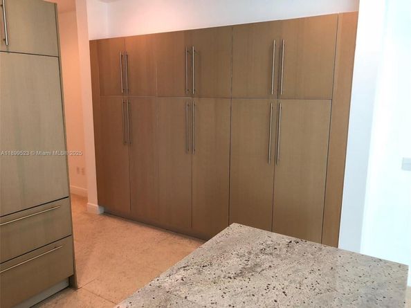 900 Brickell Key Blvd 2205, Miami FL 33131