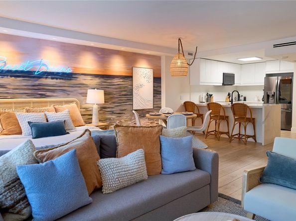 2301 Collins Ave 329, Miami Beach FL 33139