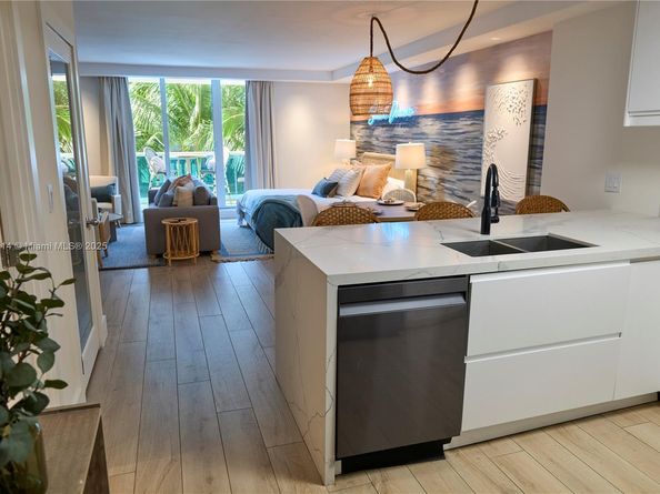 2301 Collins Ave 329, Miami Beach FL 33139