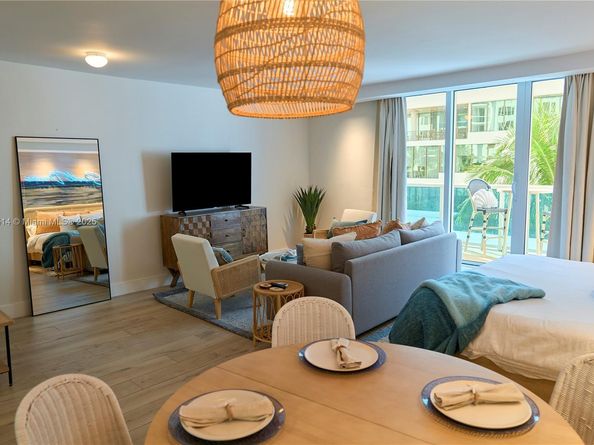 2301 Collins Ave 329, Miami Beach FL 33139