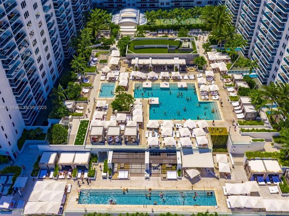 2301 Collins Ave 329, Miami Beach FL 33139