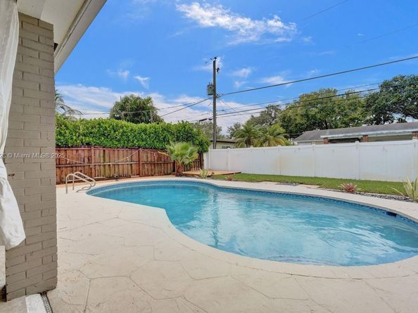 5031 SW 88th Ter, Cooper City FL 33328