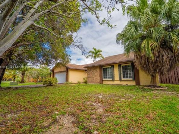 5501 SW 147th Pl, Miami FL 33185
